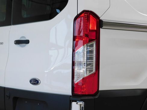 Used 2024 Ford Transit 250 Low Roof AWD w/ Exterior Upgrade Package image 82