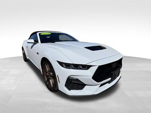 Used 2025 Ford Mustang GT Premium RWD image 5