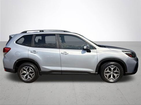 Used 2019 Subaru Forester Premium image 6