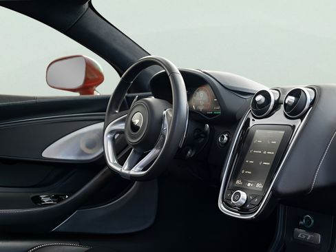 Used 2023 McLaren GT RWD image 45