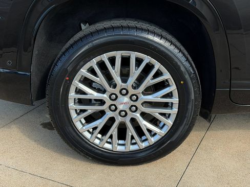 Used 2024 GMC Acadia Denali w/ Super Cruise Package FWD image 8