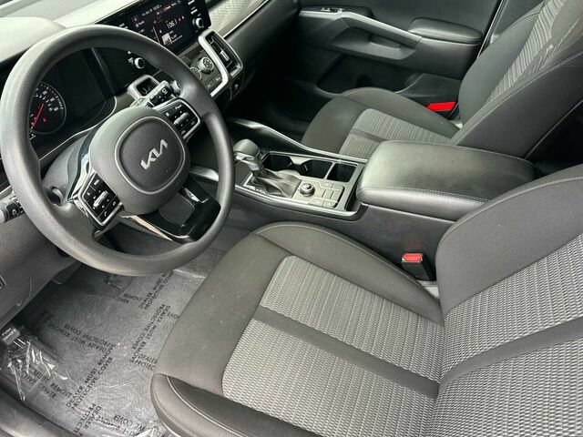 Used 2023 Kia Sorento LX FWD image 10