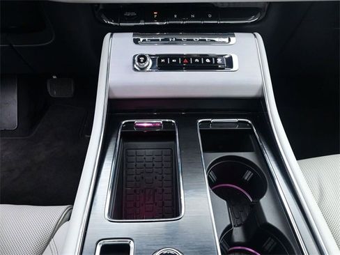 Used 2025 Lincoln Aviator Reserve w/ Equipment Group 201A image 13