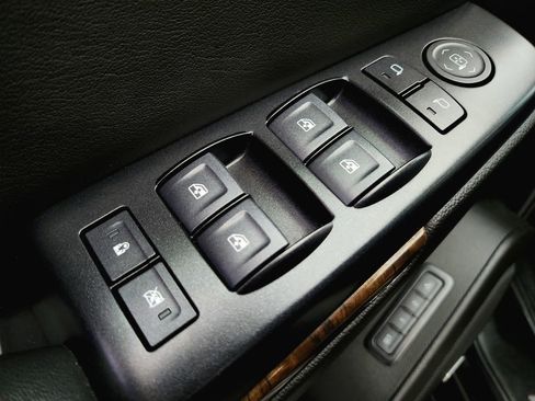 Used 2018 Chevrolet Tahoe LT image 29