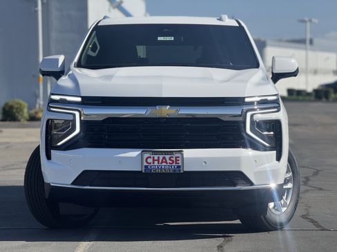 New 2026 Chevrolet Tahoe LS image 2
