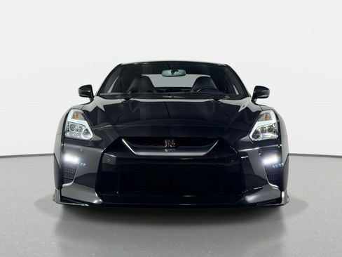 Used 2021 Nissan GT-R Premium AWD/4WD image 8