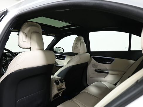 Used 2023 Mercedes-Benz C 300 4MATIC Sedan image 31
