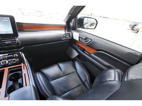 Used 2019 Lincoln Navigator Reserve w/ Cargo Package AWD/4WD image 10