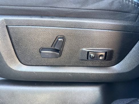 Used 2024 RAM 2500 Big Horn AWD/4WD image 19