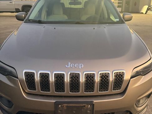 Used 2019 Jeep Cherokee Latitude w/ Cold Weather Group image 34