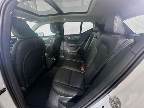 Used 2025 Volvo XC40 B5 Plus AWD/4WD image 28