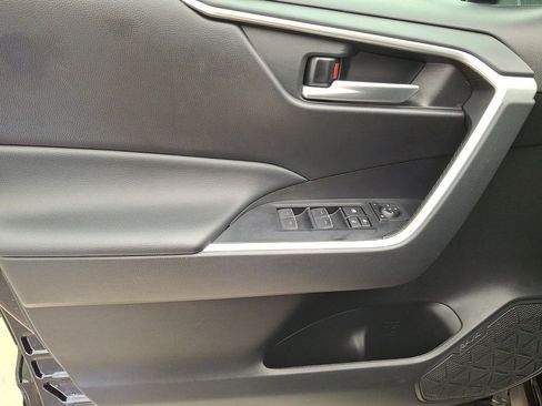 Certified 2024 Toyota RAV4 SE w/ Convenience Package AWD/4WD image 10