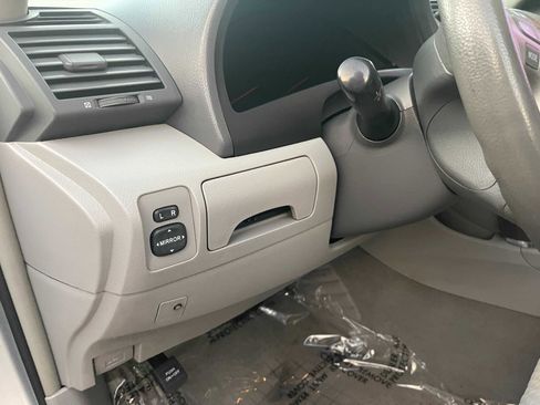 Used 2007 Toyota Camry LE image 18