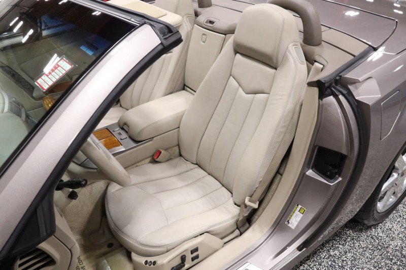 Used 2005 Cadillac XLR RWD image 38