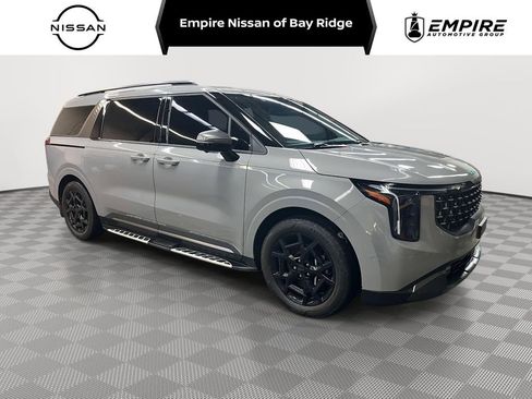 Used 2025 Kia Carnival SX Prestige image 1