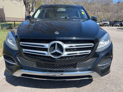 Used 2019 Mercedes-Benz GLE 400 4MATIC image 2
