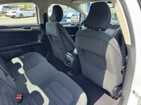 Used 2019 Ford Fusion SE image 36
