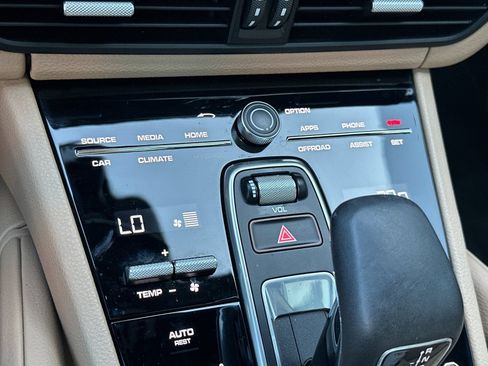 Used 2019 Porsche Cayenne S AWD/4WD image 23