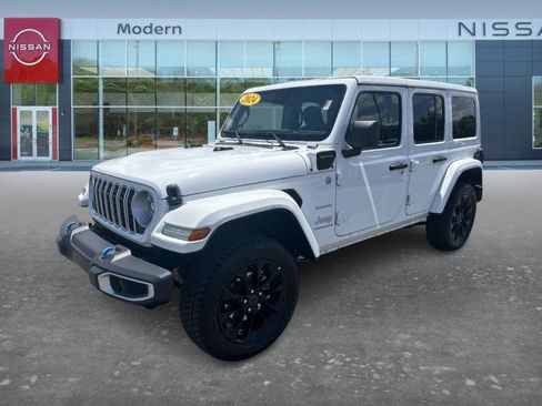 Used 2024 Jeep Wrangler Unlimited Sahara AWD/4WD image 1