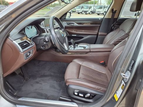 Used 2018 BMW 740i RWD image 22