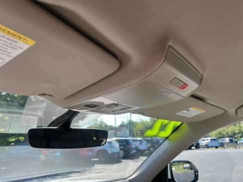 Used 2022 Volkswagen Atlas SE image 33