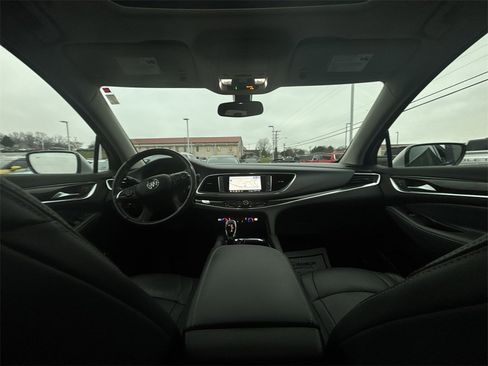 Used 2021 Buick Enclave Essence w/ Sound and Sites Package image 10