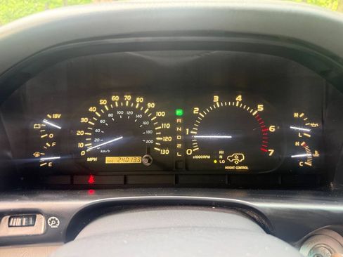 Used 2002 Lexus LX 470 4WD image 44