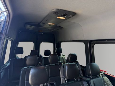 Used 2020 Mercedes-Benz Sprinter 2500 image 18