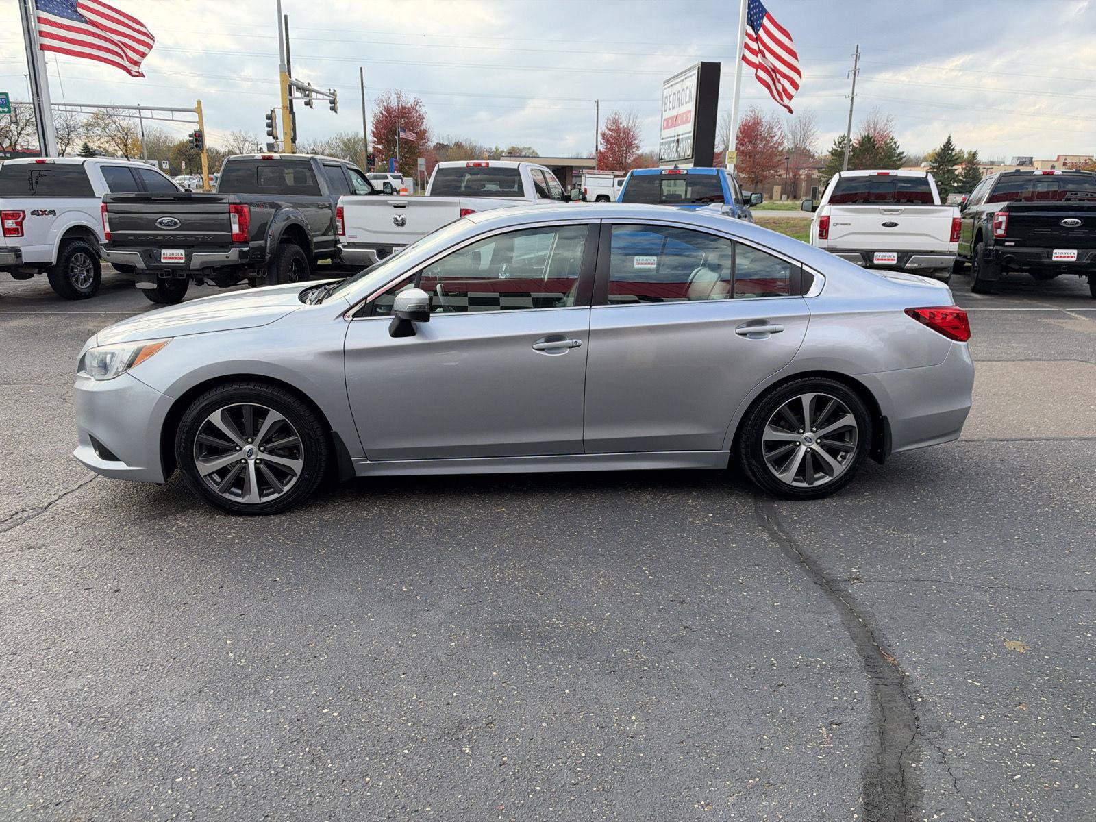 Used 2017 Subaru Legacy 3.6R Limited AWD/4WD image 4