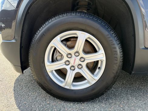 Used 2017 GMC Acadia SLE FWD image 10