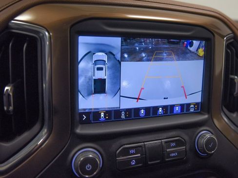 Used 2021 Chevrolet Silverado 1500 High Country w/ Technology Package image 23