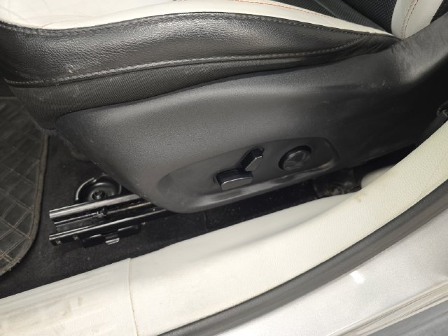 Used 2020 Jeep Compass Limited AWD/4WD image 34
