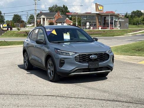 Certified 2025 Ford Escape ST-Line FWD image 3