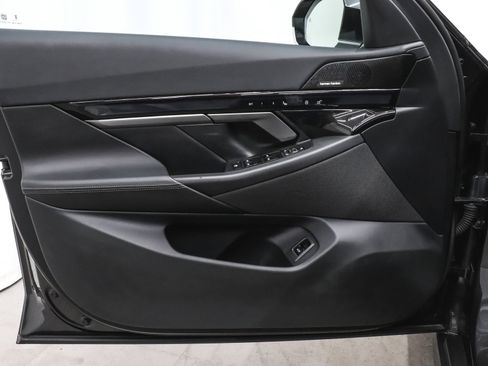 Used 2025 BMW 540i xDrive image 12