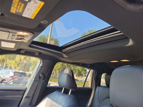 Used 2024 Toyota Highlander XSE image 19