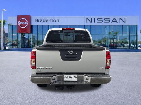Used 2017 Nissan Frontier SV RWD image 6