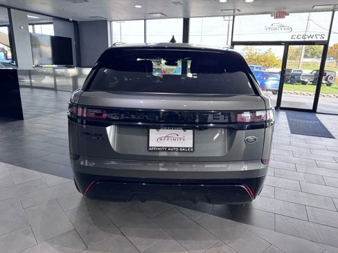 Used 2019 Land Rover Range Rover Velar R-Dynamic SE image 4