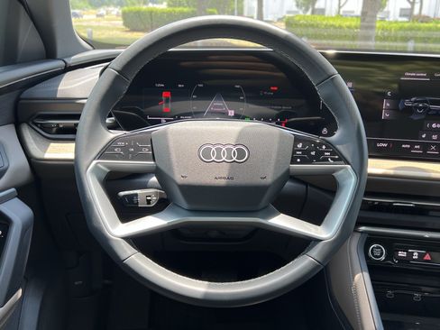 Certified 2025 Audi Q5 Premium w/ Convenience Package AWD/4WD image 18