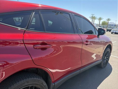 Used 2021 Toyota Venza LE w/ Carpet Mat Package (TMS) AWD/4WD image 7