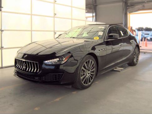 Used 2018 Maserati Ghibli RWD image 2