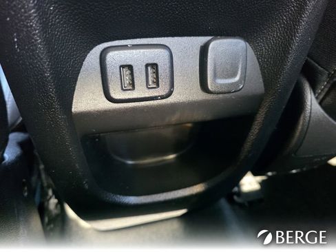Used 2018 Chevrolet Colorado Z71 RWD image 28