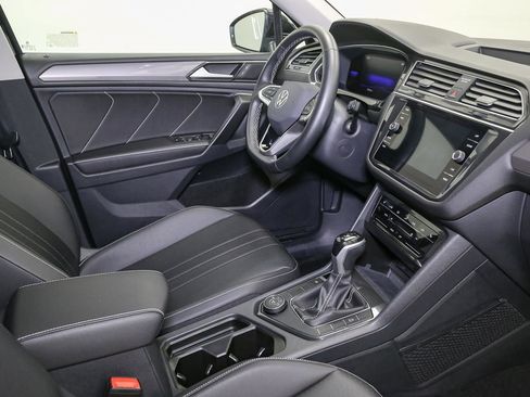 Certified 2023 Volkswagen Tiguan SE image 20