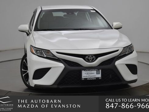 Used 2018 Toyota Camry SE FWD image 4