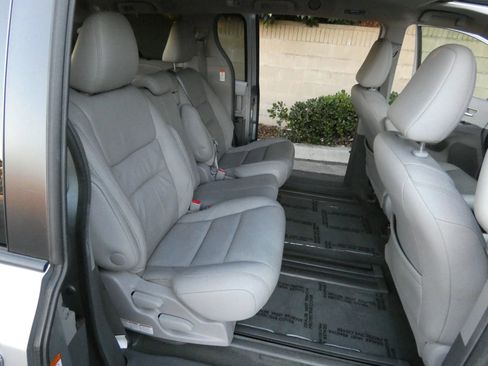 Used 2015 Toyota Sienna XLE image 34