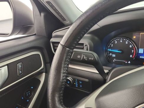 Used 2022 Ford Explorer XLT w/ Equipment Group 202A image 23