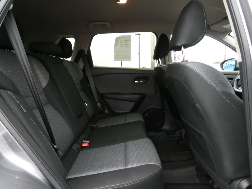 Used 2023 Nissan Rogue SV FWD image 15