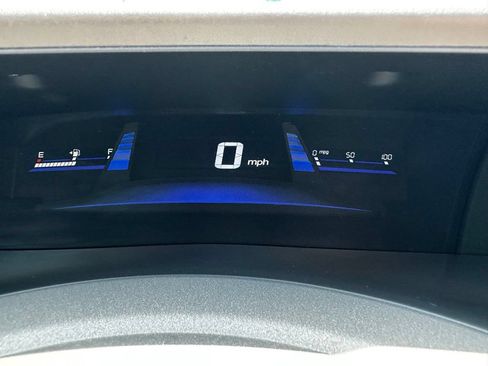Used 2012 Honda Civic Hybrid Sedan image 25