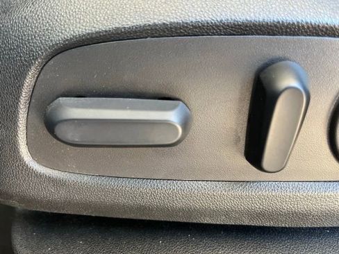 Used 2022 Chevrolet Equinox LS AWD/4WD image 12