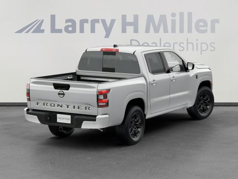 New 2026 Nissan Frontier SV w/ SV Convenience Package RWD image 5