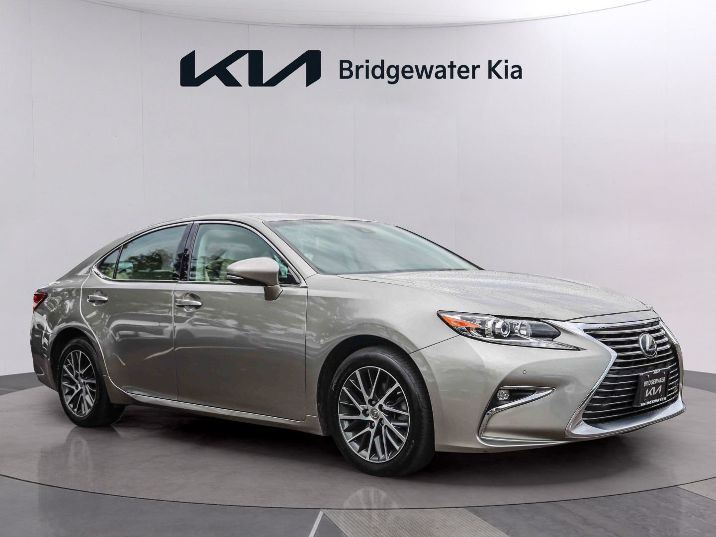 Used 2017 Lexus ES 350 w/ Navigation System Package FWD image 1